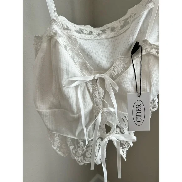 Cider Tie Front Lace Crop Top - Picture 6 of 6